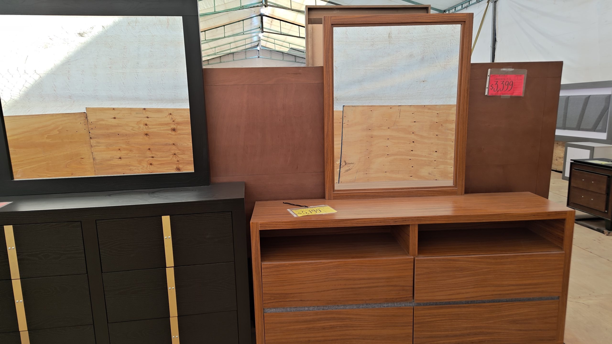 TOCADOR CON LUNA NOGAL